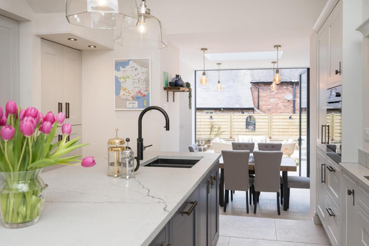 Townhouse By Harrogate Serviced Apartments Exterior photo